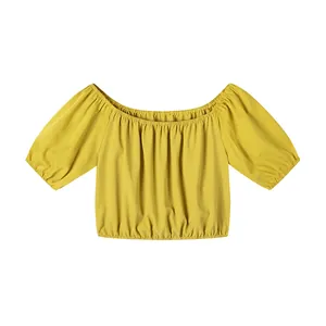 Haut court jaune à épaules dénudées avec manches bouffantes et taille élastique