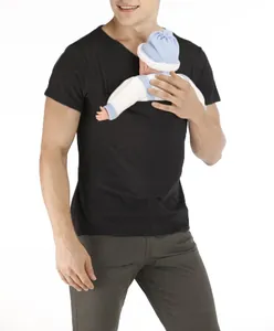 Men's baby carrier shirt with integrated pouch for skin-to-skin contact and comfort