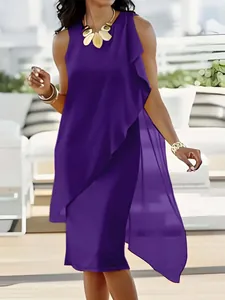 Elegantes lila ärmelloses Kleid mit unregelmäßigem Chiffon-Überzug in Detailansicht