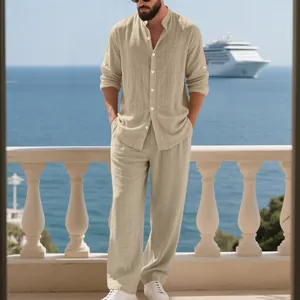 Conjunto casual de camisa de lino de manga larga y pantalón recto para hombre en crucero