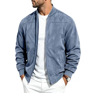 Gros plan d'un blouson aviateur en daim bleu pour homme avec fermeture éclair frontale