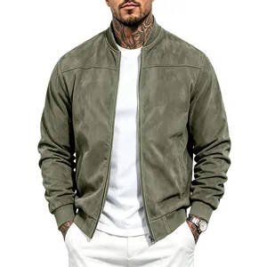 Détail de la veste aviateur en daim vert pour homme avec col baseball et zip