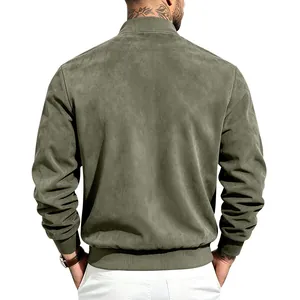 Vue arrière détaillée du blouson aviateur en daim vert olive pour homme avec bords-côtes élastiques