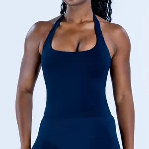 Dettaglio canotta yoga senza cuciture blu navy con scollo all'americana per donna, sport