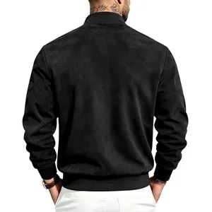 Vue détaillée de l'arrière d'un blouson aviateur en daim noir pour homme avec col de baseball