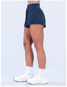 Seitenansicht von dunkelblauen, locker sitzenden Yoga-Shorts mit hohem Bund für Damen