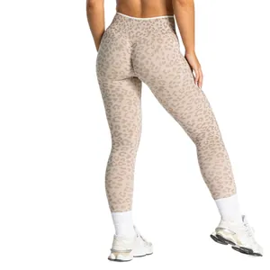 Leggings de yoga léopard à taille haute avec un design sans couture effet push-up