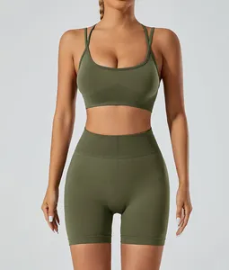 Olijfgroene naadloze sport-bh en korte broek met hoge taille fitnessset voor dames
