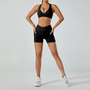 Ensemble de yoga noir taille haute avec brassière de sport pour le fitness féminin