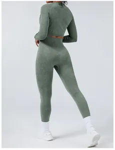Rückansicht von nahtlosem Yoga-Set mit hoher Taille in Acid-Wash-Salbeigrün