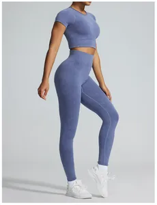 Nahtloses säuregewaschenes blaues Yoga-Set mit High-Waist-Leggings und kurzem Oberteil