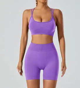 2-delige naadloze paarse yogaset met push-up sportbeha en korte broek met hoge taille