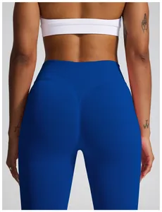Rückansicht blauer High-Waist Yoga-Leggings mit nahtlosem Design und Push-Up-Effekt