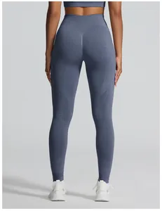 Achteraanzicht van naadloze yoga-leggings met hoge taille en jacquard-details in het blauw