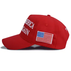 Gorra de béisbol roja elecciones EE. UU. 2024 con bandera americana y eslogan bordado