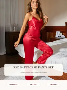 Elegante pijama de satén rojo con camisola de encaje y pantalón largo para el hogar