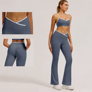 Ensemble de yoga pour femmes avec pantalon évasé à taille croisée et brassière