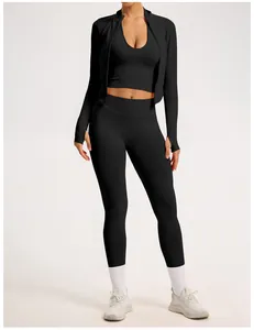 Vue détaillée de l'ensemble de yoga sans couture noir 3 pièces avec veste, brassière et legging