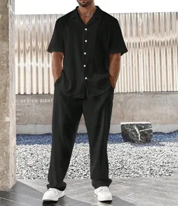 Conjunto plisado de dos piezas para hombre con camisa de manga corta negra