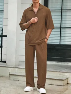 Ensemble décontracté marron pour homme avec chemise texturée et pantalon long chic