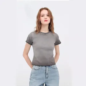Maglietta corta vintage slim fit da donna con sfumatura bicolore in grigio lavato chic
