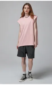 Débardeur sans manches rose en coton 210g oversize pour un look urbain et minimaliste.