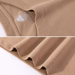Details of men's solid brown 220g Roman cotton long-sleeved T-shirt neckline and hem