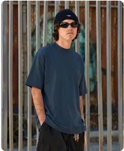 Streetwear 250g schwere Baumwolle marineblau Boxy Fit T-Shirt für einen Clean Look