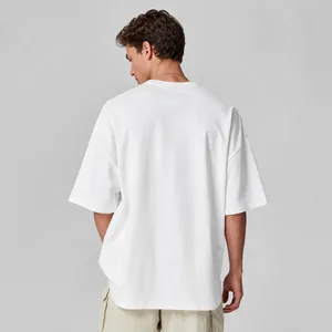 Ανδρικό λευκό oversized t-shirt από 230g καθαρό βαμβάκι με σχέδιο πεσμένων ώμων πίσω