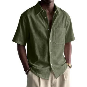 Camisa de hombre de algodón y lino verde oliva de manga corta con bolsillo y corte holgado.