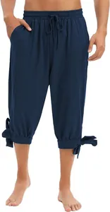 Detailansicht der dunkelblauen mittelalterlichen Wikingerhose aus Baumwollleinen.