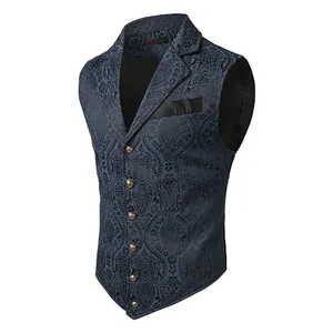Nahaufnahme der blauen Herren-Anzugweste mit Paisley-Muster, Revers und Knopfdeteils.