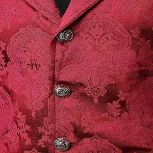 Gros plan d'un gilet gothique médiéval rouge avec motif jacquard et boutons vintage