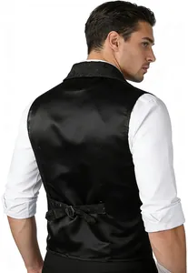 Vue arrière d'un gilet gothique noir avec finition satinée et boucle arrière réglable