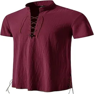 Dettaglio della camicia Henley bordeaux a maniche corte con lacci da spiaggia uomo