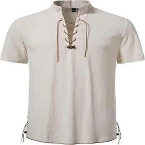 Dettaglio frontale di una camicia casual da uomo con lacci in colore bianco sporco