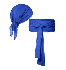 Gedetailleerd overzicht van een blauwe piraten bandana en bijpassende sjerp cosplay