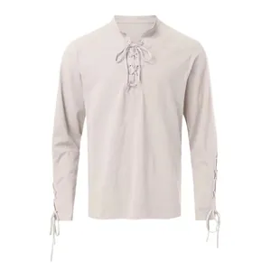 Chemise rétro homme en coton lin avec col V à lacets et détails sur les manches.