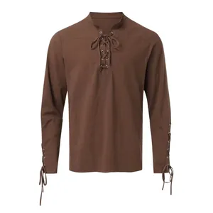 Chemise homme en coton et lin marron vintage avec col en V et manches boutonnées à lacets