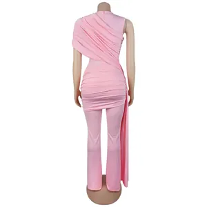 Rückansicht eines rosa eleganten figurbetonten Jumpsuits mit Schärpendraperie Detail