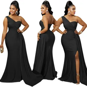 Elegante vestido de noche largo negro de un hombro con abertura lateral en varios ángulos