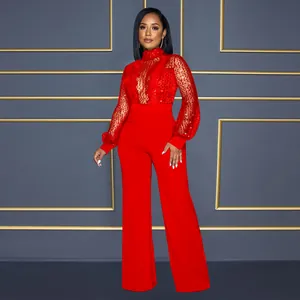 Combinaison élégante rouge à paillettes et manches longues avec pantalon large