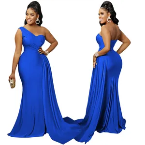Elegante vestido largo de fiesta ajustado con un solo hombro en azul real, frente y espalda.