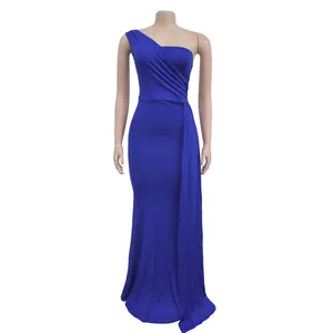 Elegante vestido maxi ajustado azul real de un hombro con sofisticados detalles drapeados