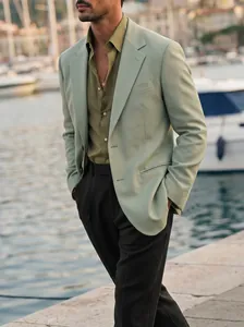 Detailansicht eines stylischen salbeigrünen Herren-Business-Sakkos für Partys und Events