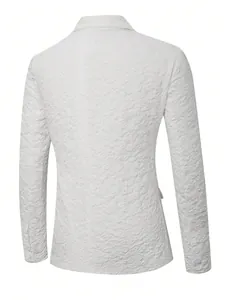 Achterzijde van een witte herenblazer met bloemen jacquard patroon voor feestelijke party