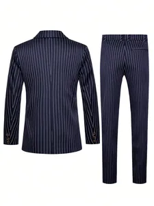 Vue arrière détaillée d'un costume bleu marine à rayures pour homme pour mariages formels