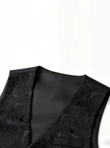 Nahaufnahme des eleganten schwarzen Blumen-Jacquard-Musters auf einer Herrenweste