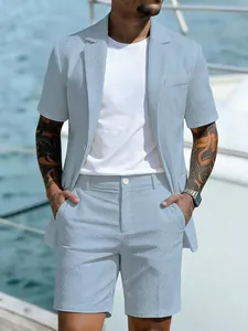 Détail de l'ensemble de costume à manches courtes bleu clair pour homme style décontracté