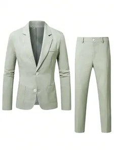 Vue détaillée d'un ensemble de costume homme slim fit texturé vert sauge clair